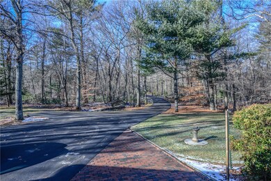 33 Carpenter St, Rehoboth, MA 02769 - photo 2