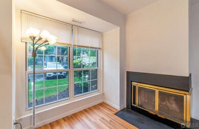 168 Chippenham Ct, Piscataway, NJ 08854 - photo 4