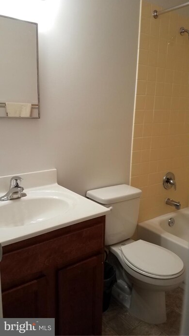 7 Pickering Ct unit 1, Germantown, MD 20874 - photo 4