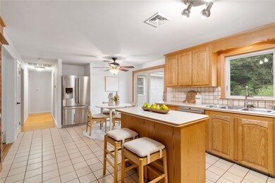 52 Orchard Dr, Cumberland, RI 02864 - photo 3