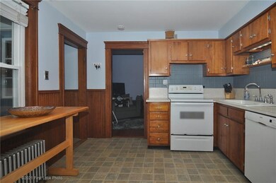 28 Warner St, Woonsocket, RI 02895 - photo 5