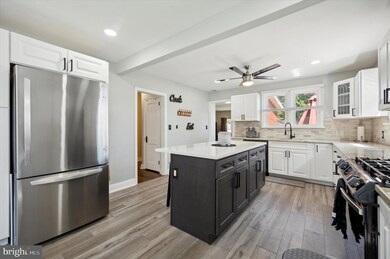 1679 Ward St, Marcus Hook, PA 19061 - photo 2