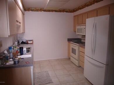 14230 N Thunderbird Blvd, Sun City, AZ 85351 - photo 5