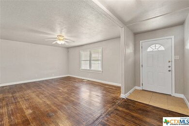 704 Turner St, Copperas Cove, TX 76522 - photo 3