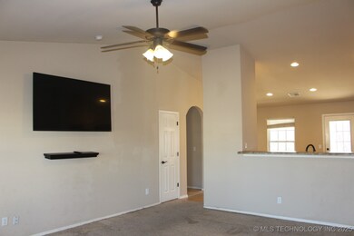 1108 SE 22nd St, Pryor, OK 74361 - photo 7