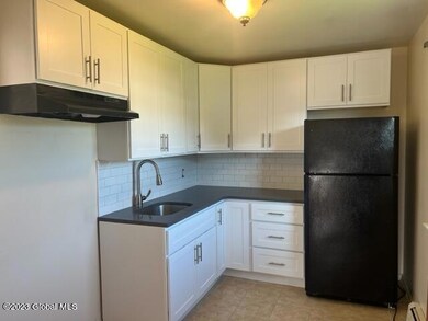 23 Mcalpin St unit 3rd Floor, Albany, NY 12209 - photo 2