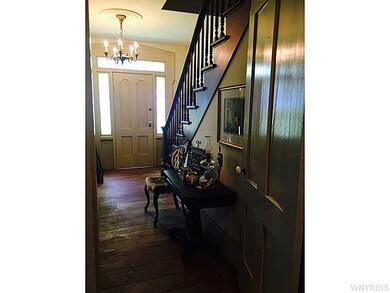 Foyer.