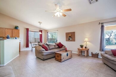 007-Living_Room-2328170-medium