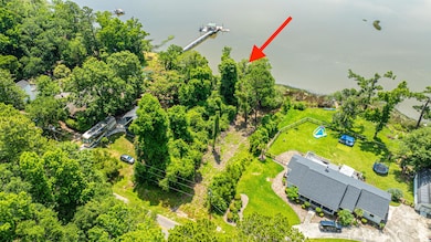 6076OverlookRd008