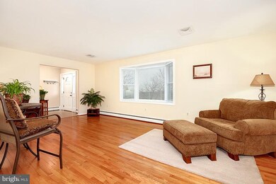 906 Lee Ave, Sykesville, MD 21784 - photo 5