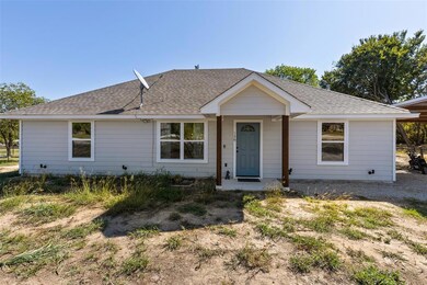 136 Tnt Ct, Springtown, TX 76082 - photo 3