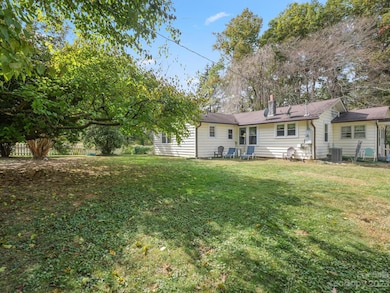 529 Hyder Allen Ln, Hendersonville, NC 28792 - photo 4