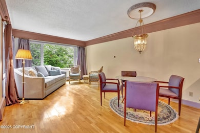 Light & Bright Bootlegger Condo