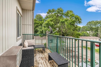 2420 Independence Ln unit 212, Madison, WI 53704 - photo 4