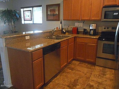 KITCHEN FACING TABLE & CHAIRS