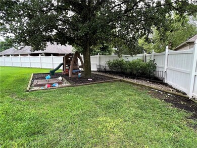 1575 Deerfield Dr, Plainfield, IN 46168 - photo 3