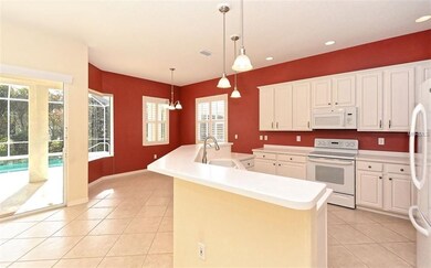 Open Kitchen and Breakfast area!