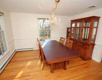 152 Worcester Ln, Waltham, MA 02451 - photo 4