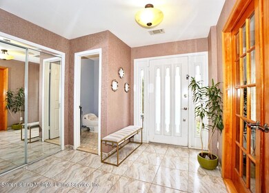 (3) ENTRY FOYER