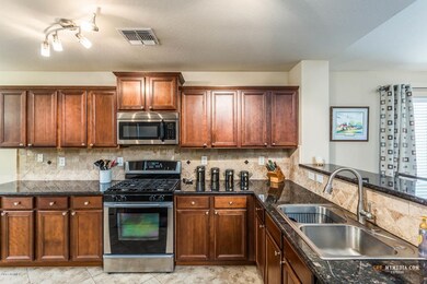 03 Kitchen