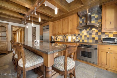 2504_treetops_4e_interior_kitchen_c