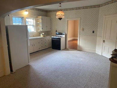 82 High St unit 2S, Bristol, RI 02809 - photo 6