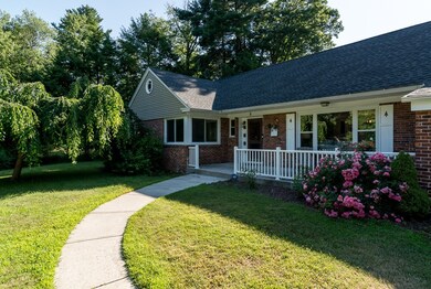 8 Osceola Ln, Longmeadow, MA 01106 - photo 2