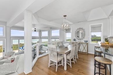 Dining w/ Ocean Views