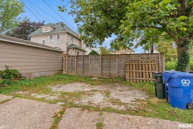 2105 Farnam St, Davenport, IA 52803 - photo 5