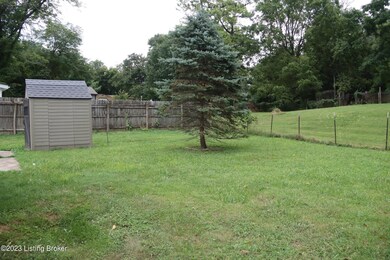6104 E Manslick Rd, Louisville, KY 40219 - photo 4