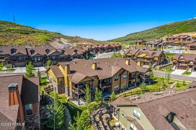 3_Aerial-Exterior_1800x1200_3887581