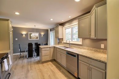 1977 Swaranne Dr, West Bloomfield, MI 48324 - photo 4