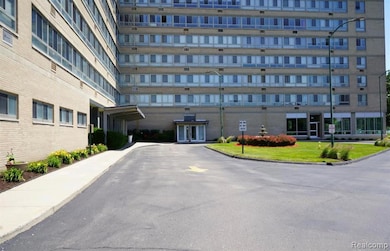 River House Co-Op Apartments unit 624, Detroit, MI 48214 - photo 3