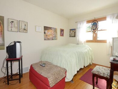 4853 Maple Ave, Fitchburg, WI 53711 - photo 7