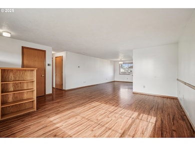 2067 SW Oleander St, McMinnville, OR 97128 - photo 7