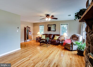 5807 Hanna Rd, Sykesville, MD 21784 - photo 5