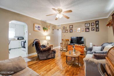 5-web-or-mls-2023 06 14 - 715E4thSt-Delp