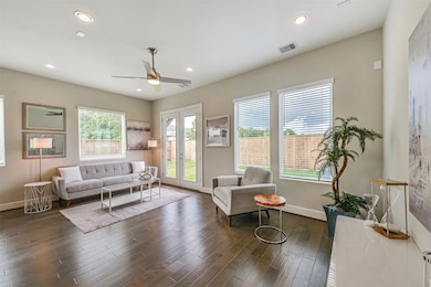 5528 Rosslyn Rd, Houston, TX 77091 - photo 4