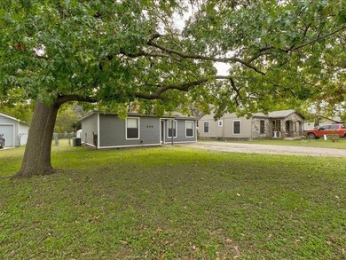 509 Poindexter Ave, Cleburne, TX 76033 - photo 3