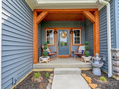 905 Garden View Cir, Morrow, OH 45152 - photo 2