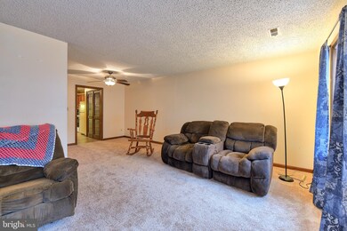 22412 Greenview Ct, Great Mills, MD 20634 - photo 6