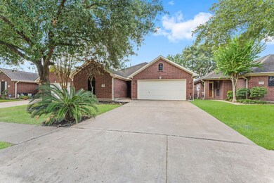212 Live Oak Ln, Friendswood, TX 77546 - photo 3