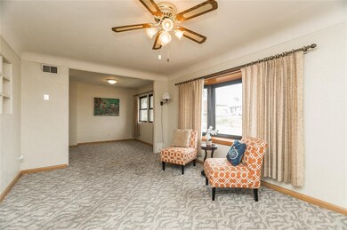 2230 Chandler St SW, Cedar Rapids, IA 52404 - photo 3