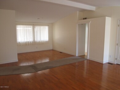 06 Dining Area a