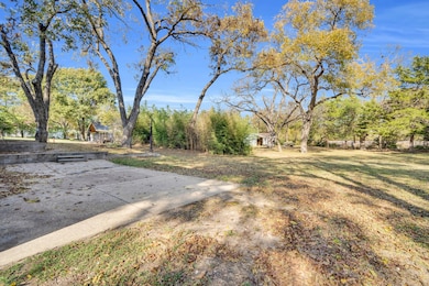 1122 W Main St, Waxahachie, TX 75165 - photo 3