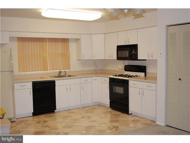 203 Corinthian Ave, Essington, PA 19029 - photo 6