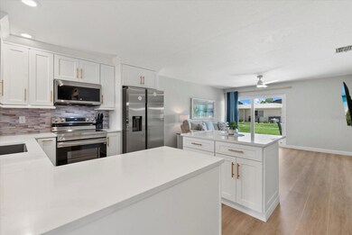 Jamaica Royale unit 46, Sarasota, FL 34242 - photo 2