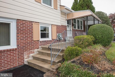 218 Canterbury Dr, Broomall, PA 19008 - photo 2