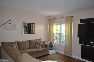 3617 Buckeye Ct, Fairfax, VA 22033 - photo 4