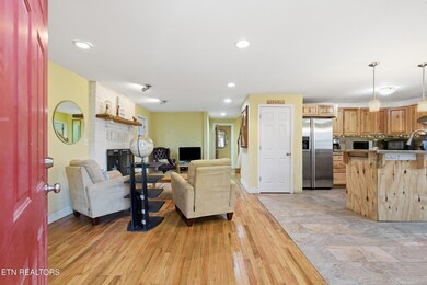 1134 Wallace Rd unit 2, Knoxville, TN 37919 - photo 3